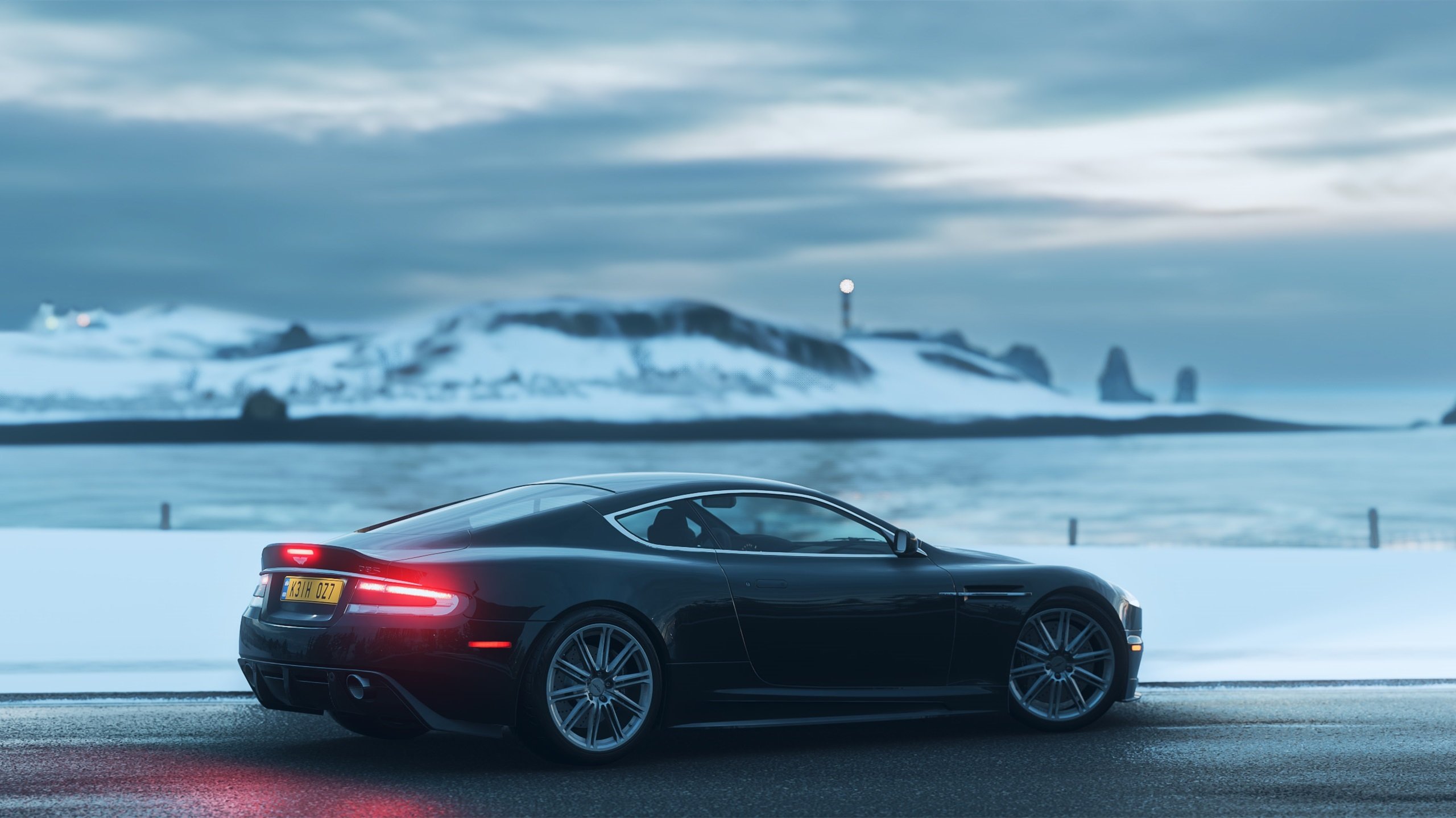 德甲激烈对抗,比分3-2,明星前锋两球,关键扑救命悬一线,角球数量更胜一筹