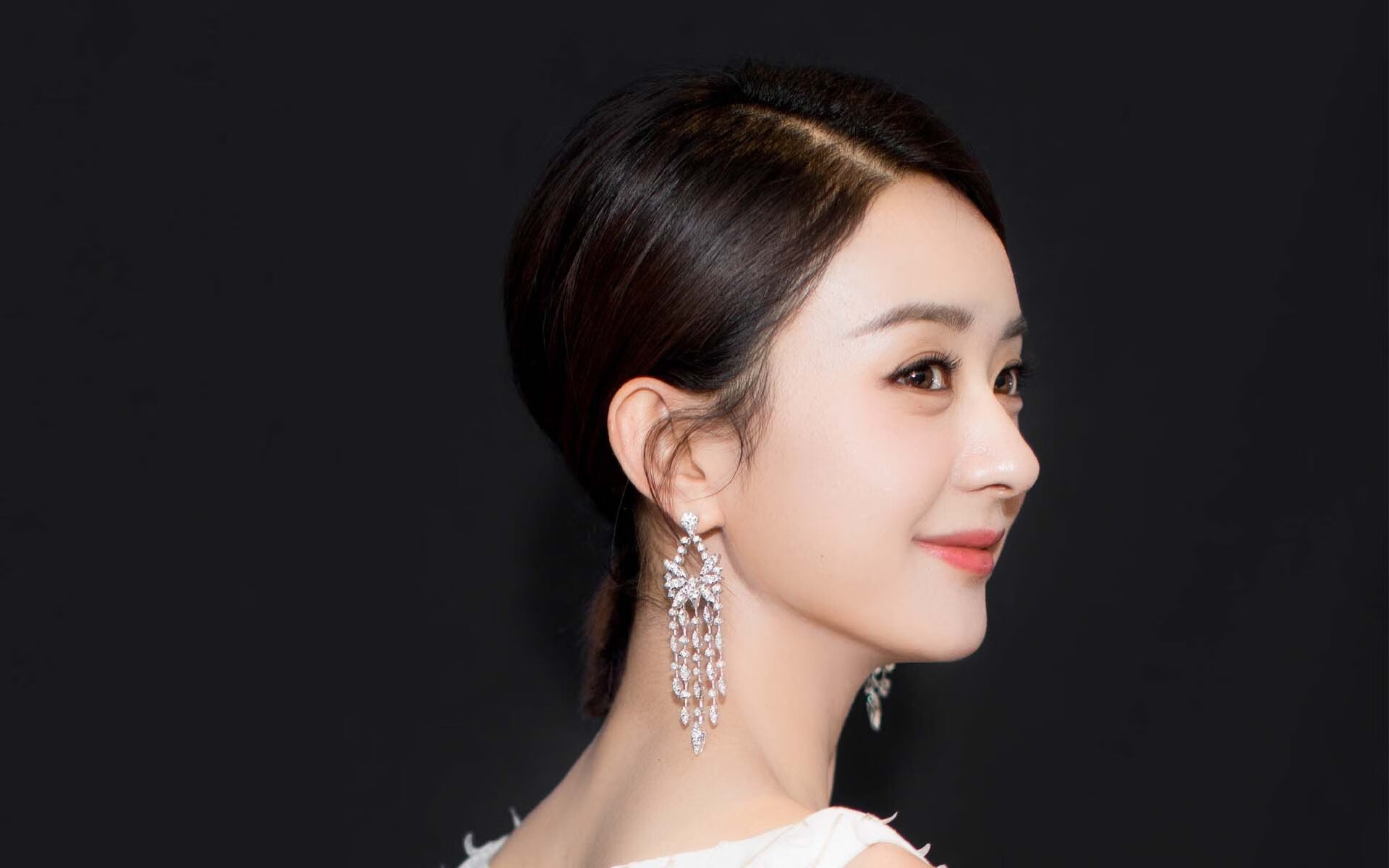 熊猫体育官方试玩-曼谷华机队豪取胜利，击败对手晋级下一轮，曼谷机场起飞视频