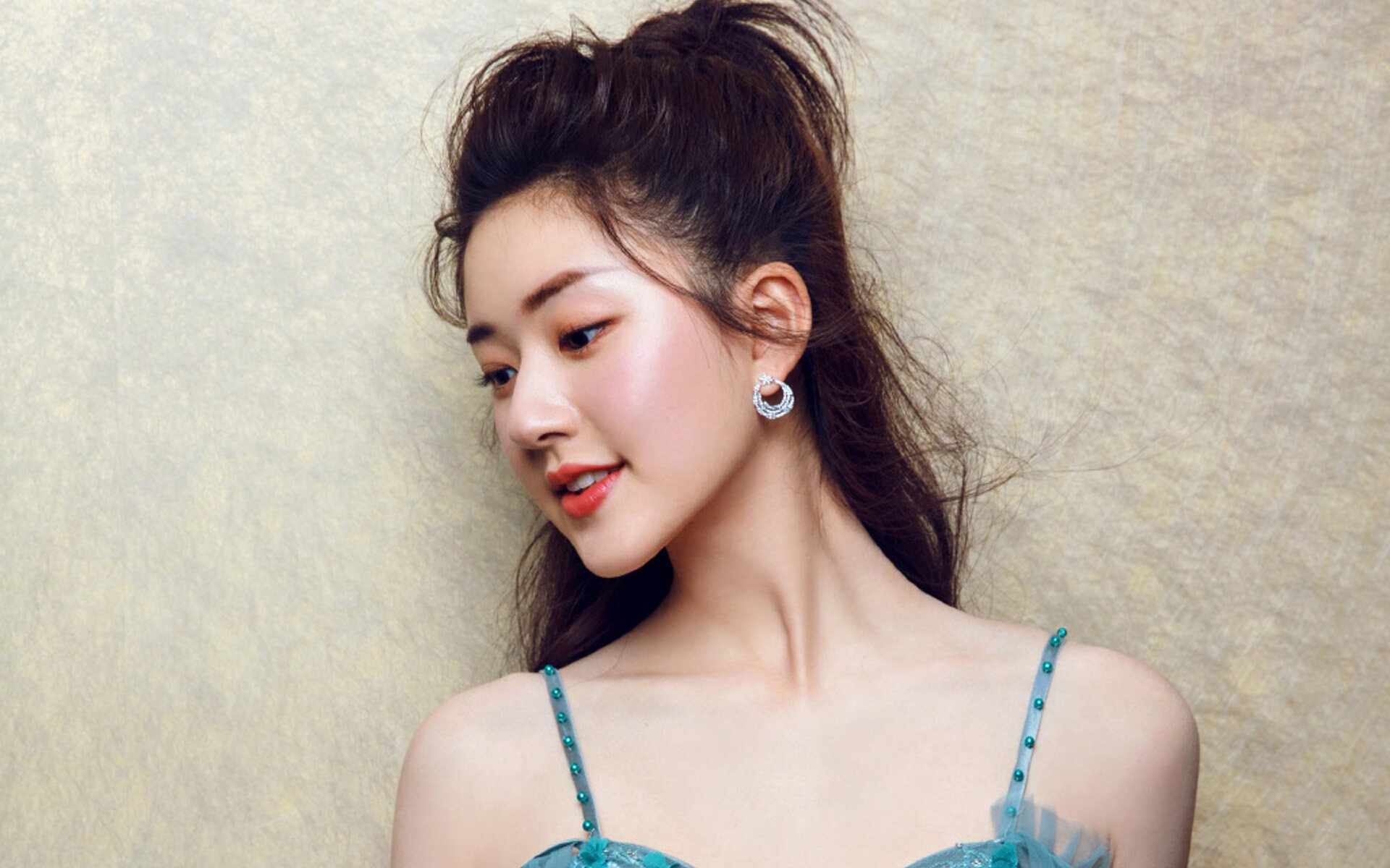 数据曲线:美国选手配速高峰前移,美国队短跑选手