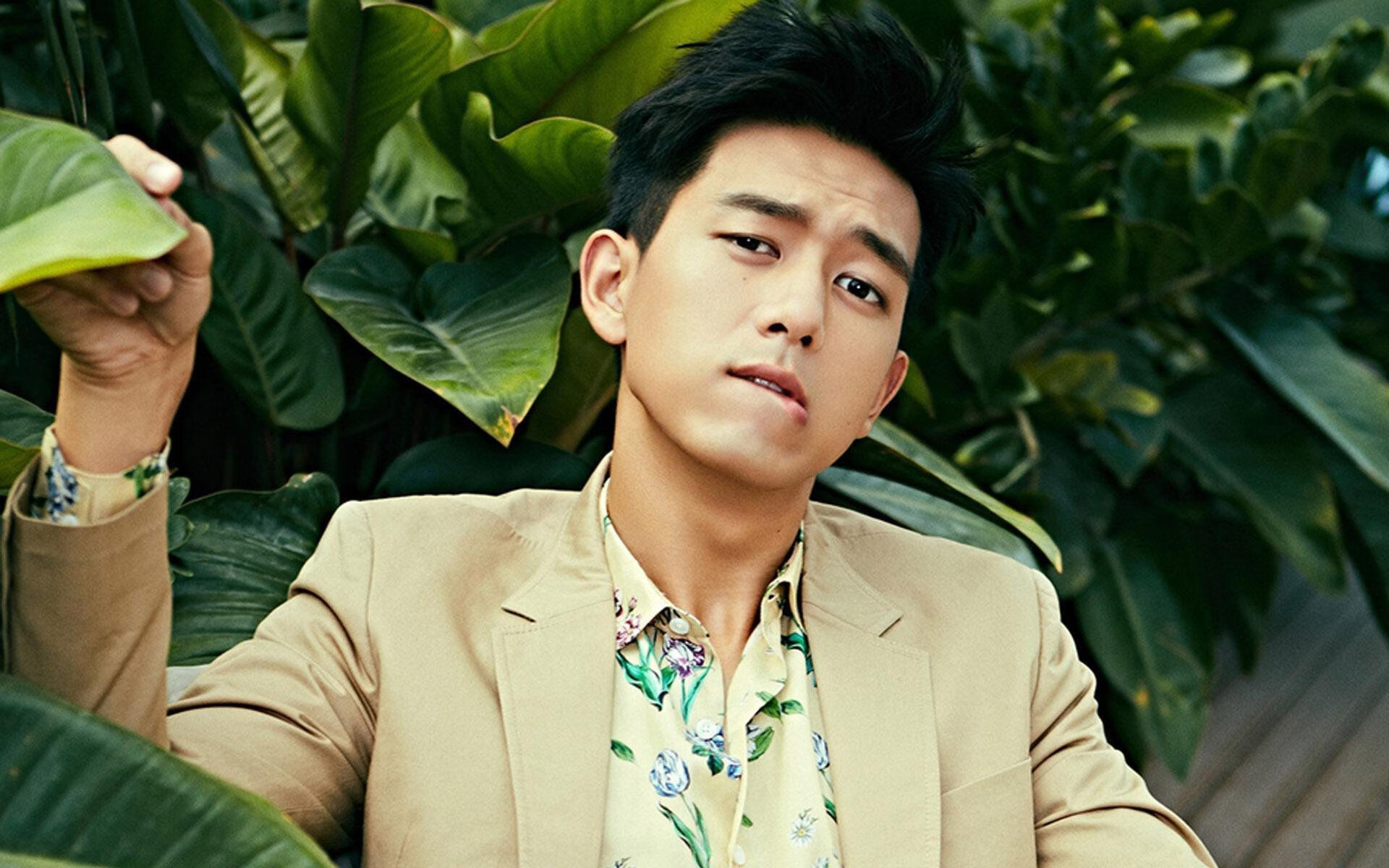 熊猫体育全站-“马科斯·梅特罗的团队协作与防守智慧，带领阿根廷美洲狮队占领赛场”