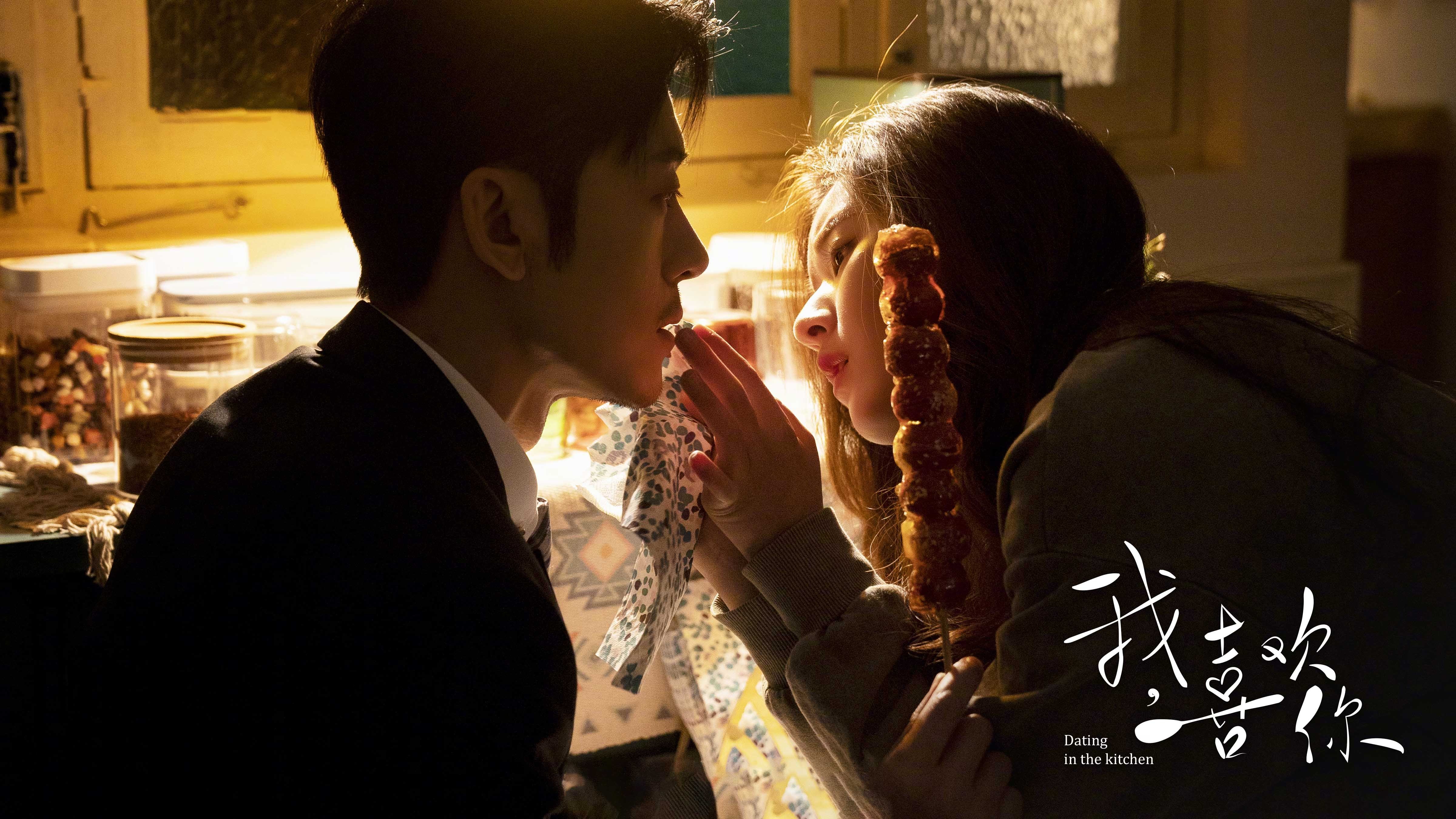 熊猫体育-大牌球星短期归队助力国家队，战绩与话题双收，短期合同球星